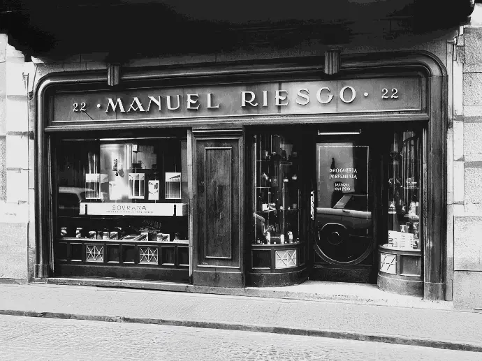 Fachada tienda Manuel Riesgo Imagen fachada tienda Manuel Riesgo