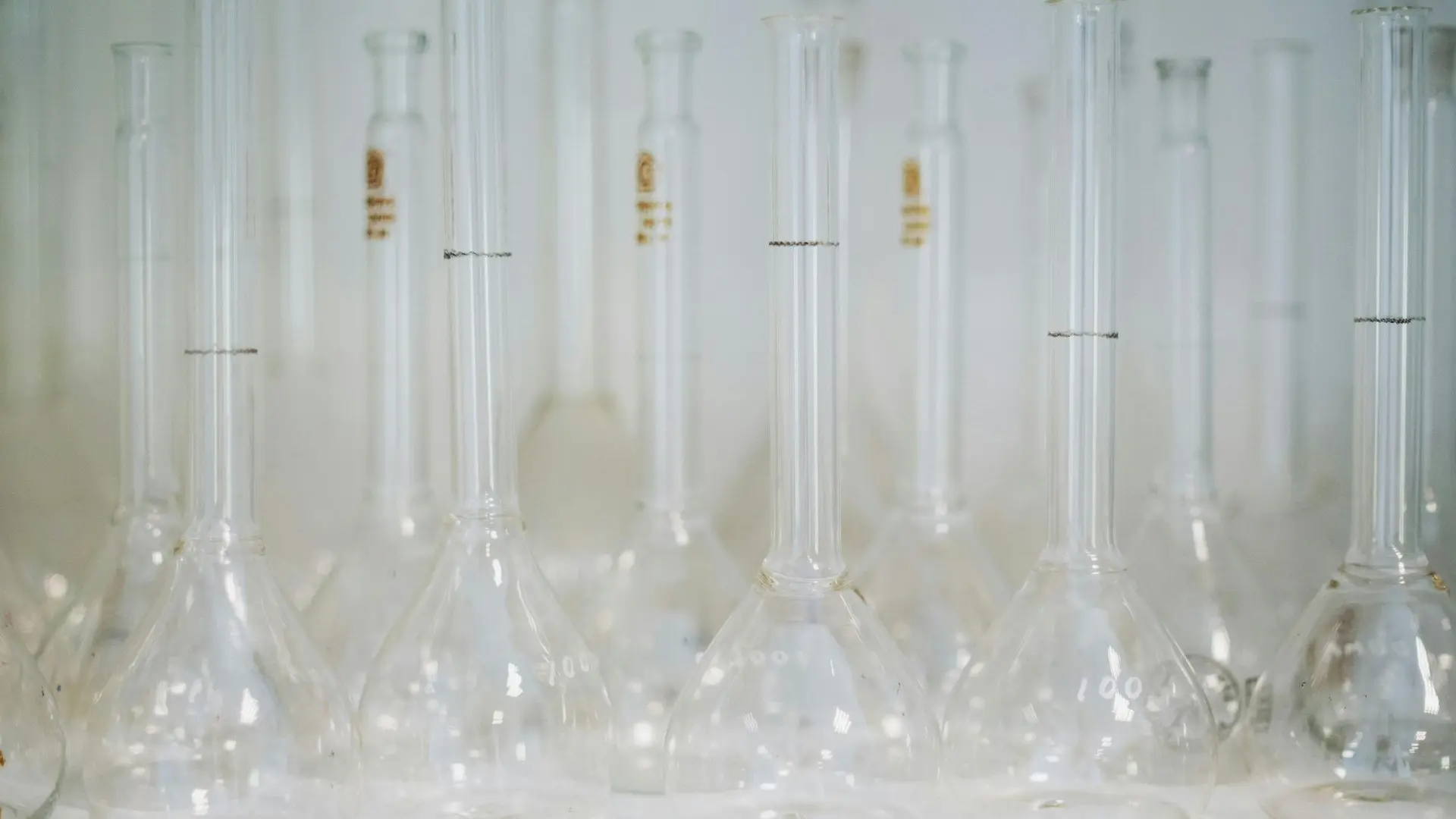 Imagen de unos tubos de laboratorio